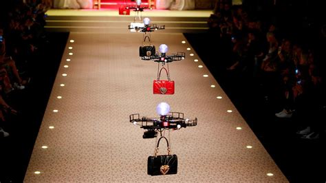 Milano Fashion Week: Dolce & Gabbana porta in passerella i droni